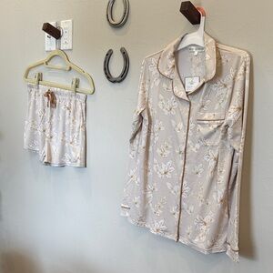The Royal Standard Harvest Toile Pajama Set in Beige & White leaves size small